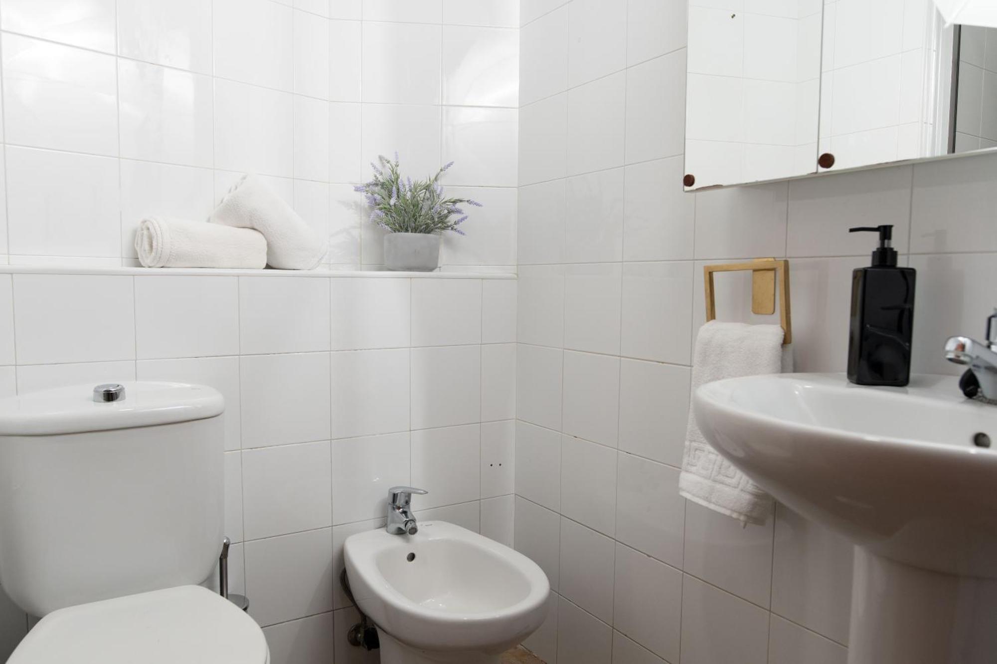 Alohamundi Alfareria II Apartment Seville Luaran gambar